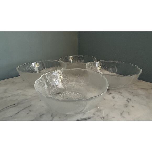 (4) Arcoroc Fleur Small Fruit Dessert Bowls 4.75” Berry Bowl Flower Clear Glass - Picture 1 of 11